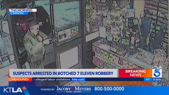 Police Officer Walks Into 7-Eleven as Robbery is Happening